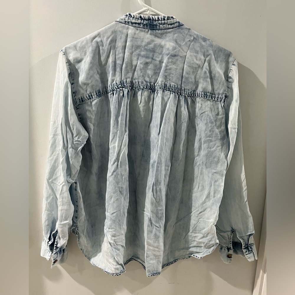 Jane and Delancey Light Blue Button-Up Blouse, size small - Picture 4 of 4
